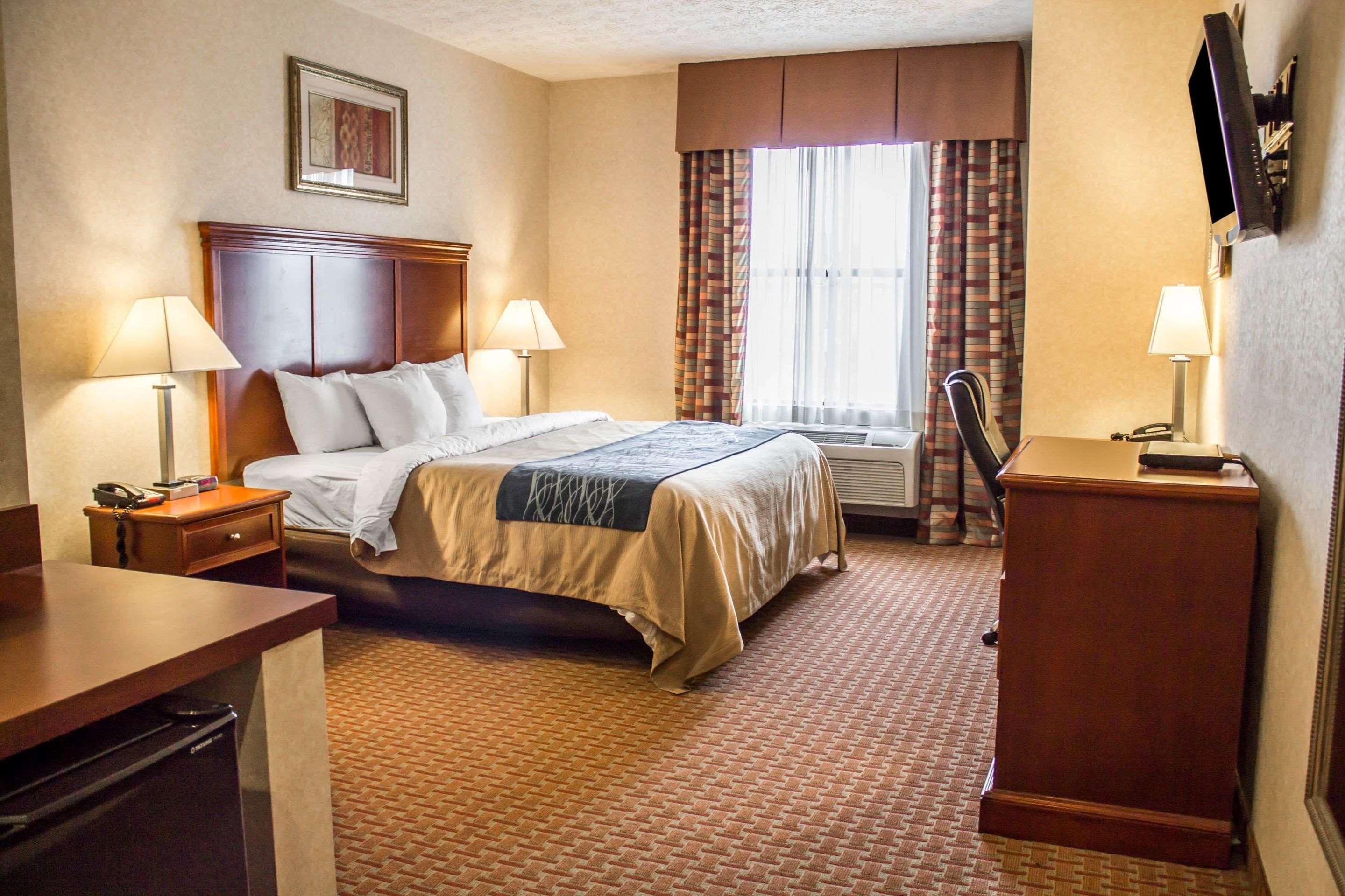 Comfort Inn & Suites Kent - University Area Eksteriør billede